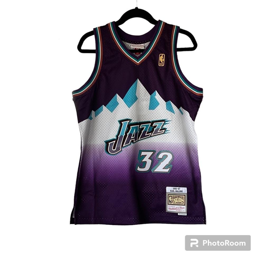 Mitchell & Ness Karl Malone 96 NBA Swingman Hardwood Classics Road Jersey Purple